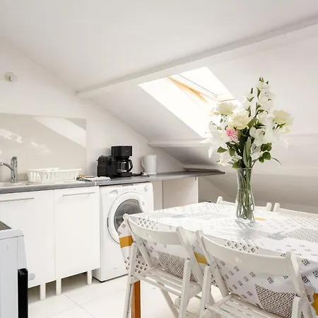 Droit 3eme Etage Droite 23a * Le Blanc-Mesnil